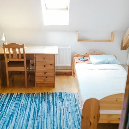 Hostal Eelk Usuteaduse Instituut's Guest *